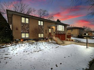 15240 Oak Rd, Oak Forest, IL 60452