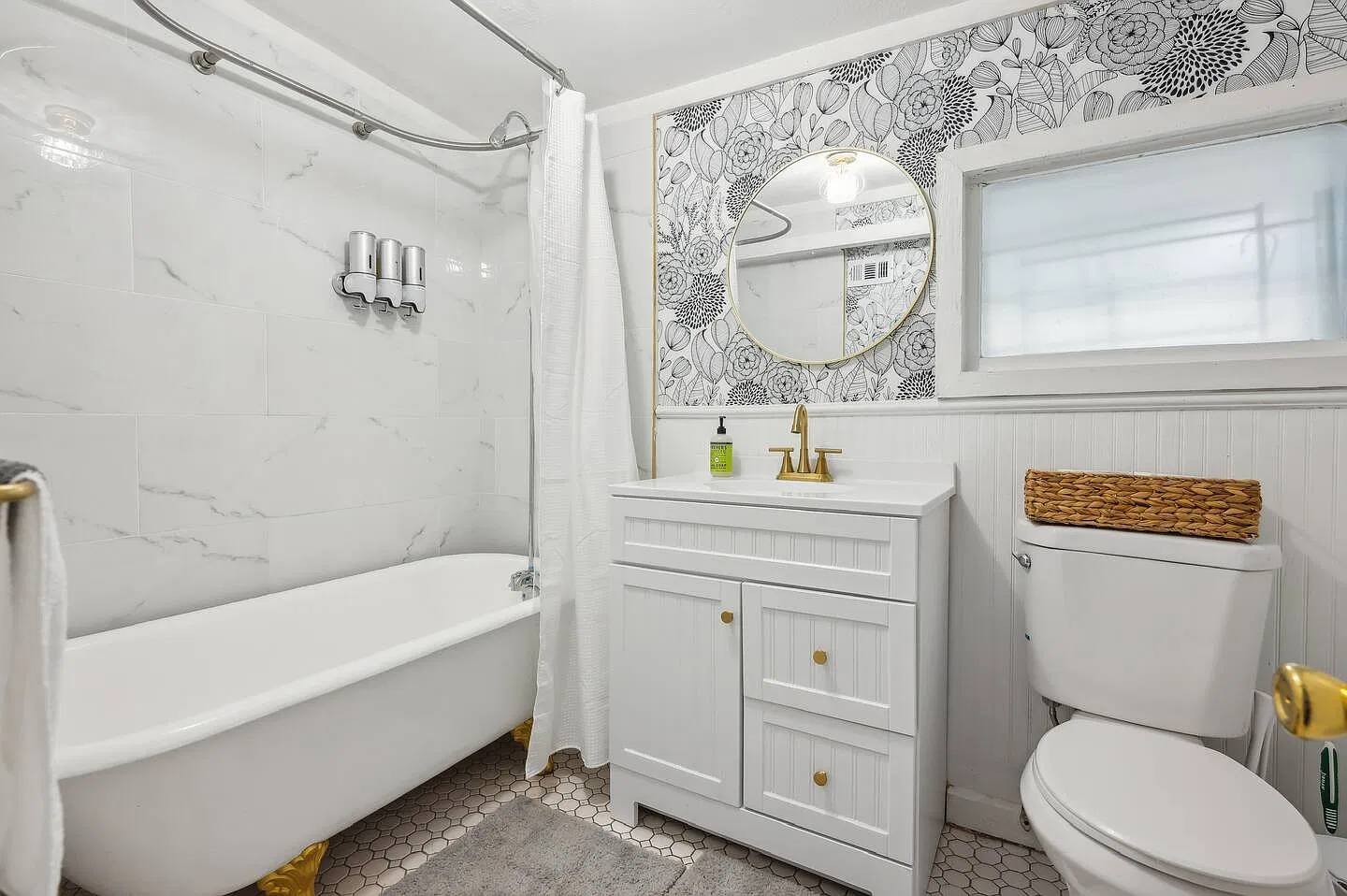 1 bed, 1100 sqft, $1,350 — Photo 4