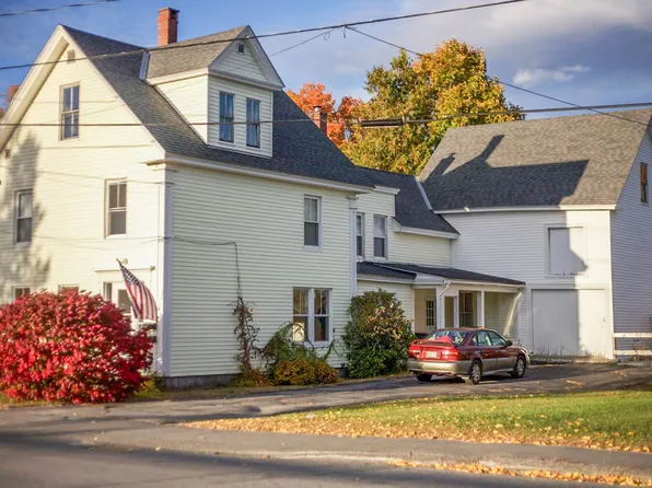 112 Quebec St, Farmington, ME 04938