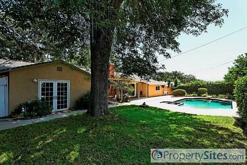 3rd image of 3335 Galveston Dr