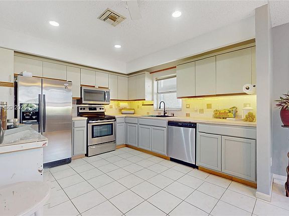 5th image of 2255 SE 6th Pl