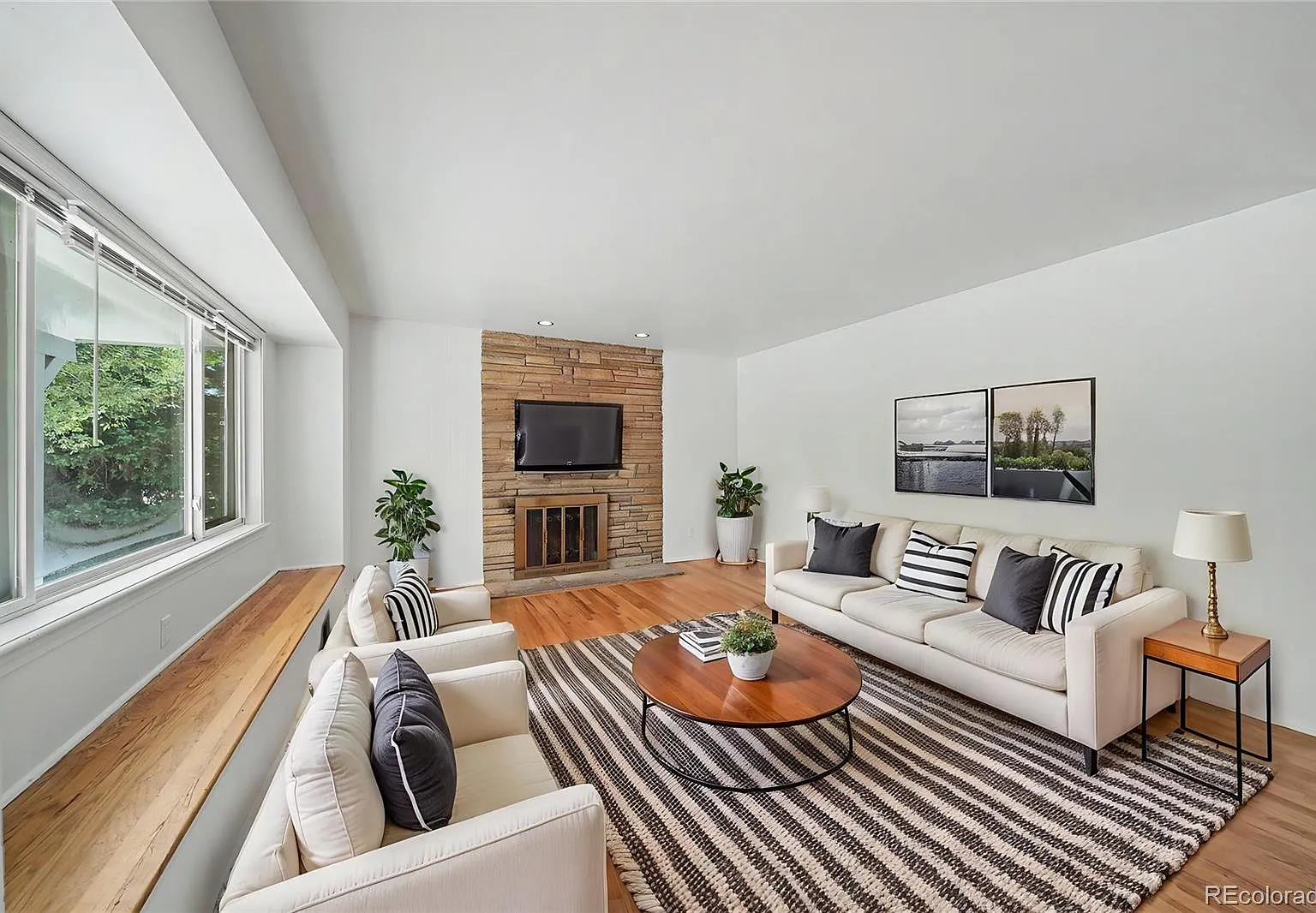 4 bed, 3.0 bath, 1381 sqft, $3,645 — Photo 2