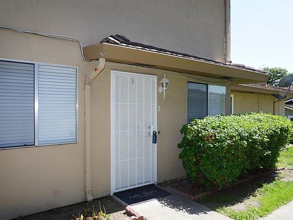 3rd image of 902 Gilchrist Dr #3