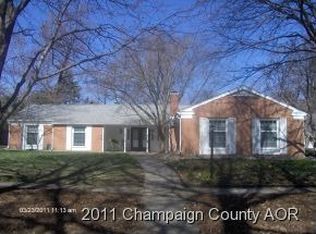 8 Regent Ct, Champaign, IL 61820