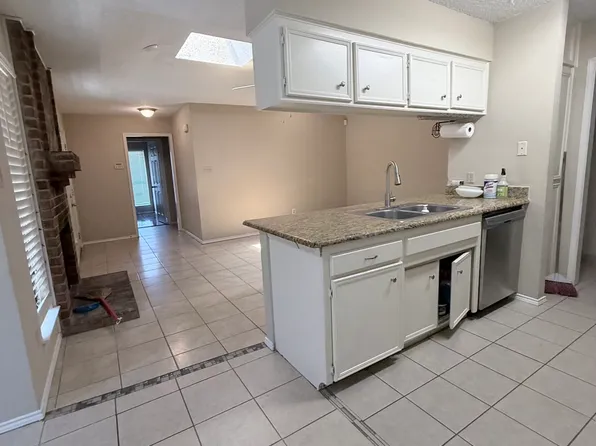 2503 Sherry St, Arlington, TX 76014