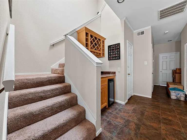 6015 Homestead Ct — Photo 11