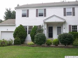 8 Bonnie Dr, Middletown, NJ 07748