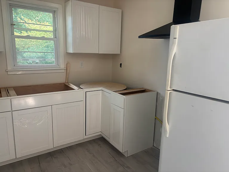 267 Purdy Ave #2 — Photo 3