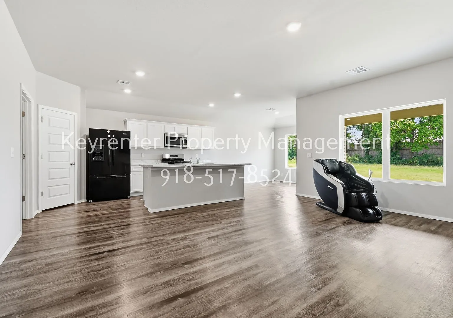 4 Bed | 2 Bath in Broken Arrow! — Photo 3