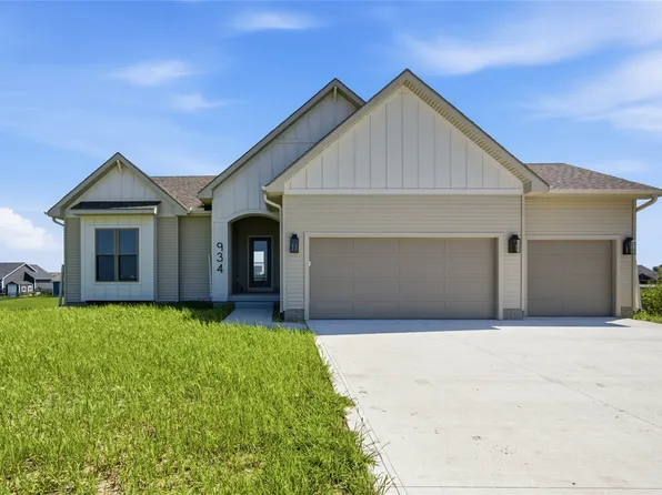 934 Wild Oak Dr, Huxley, IA 50124