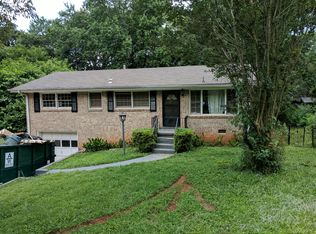 910 Pine Roc Dr, Stone Mountain, GA 30083