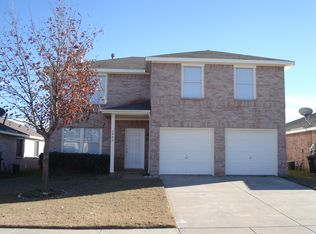 1005 Triple Crown Dr, Fort Worth, TX 76179