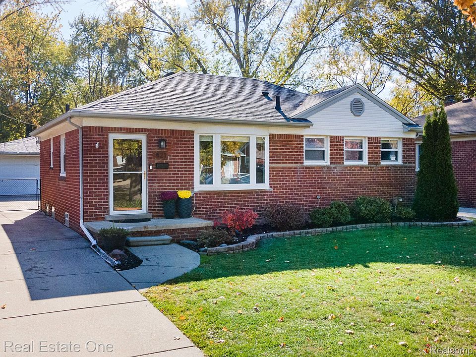 1st image of 421 W Sunnybrook Dr