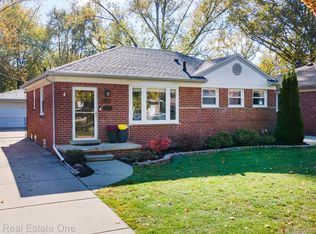 421 W Sunnybrook Dr, Royal Oak, MI