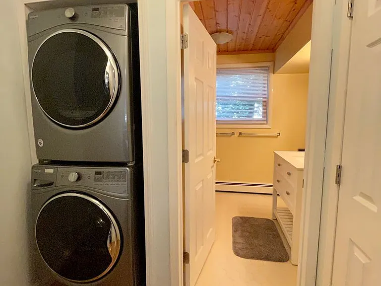 121 S Spruce St — Photo 8