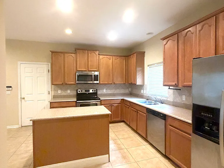 14205 Bridgewater Crossings Blvd — Photo 20