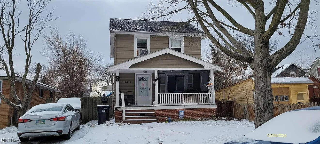 13921 Wainstead Ave photo 1