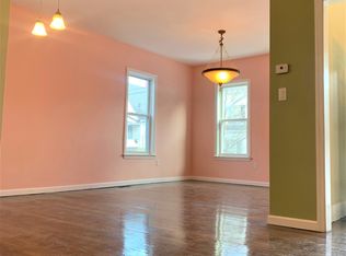 88 Walnut St, Everett, MA 02149