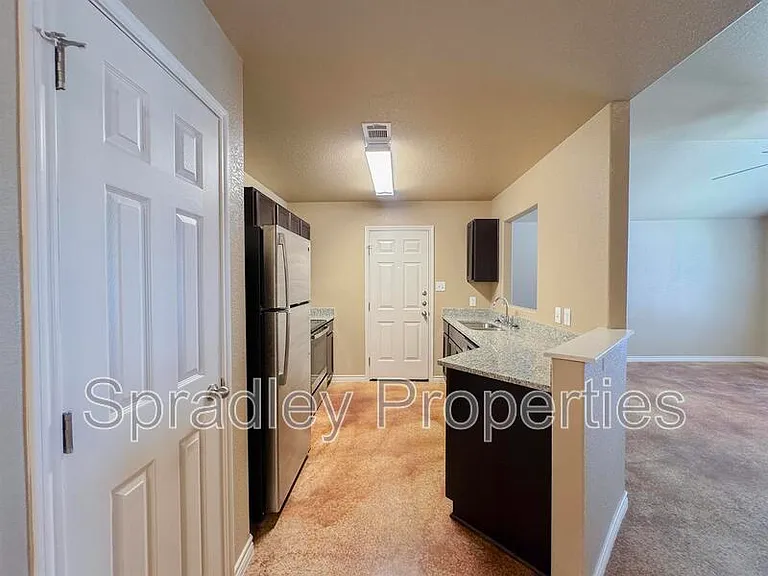 1013B Llano Ct — Photo 4