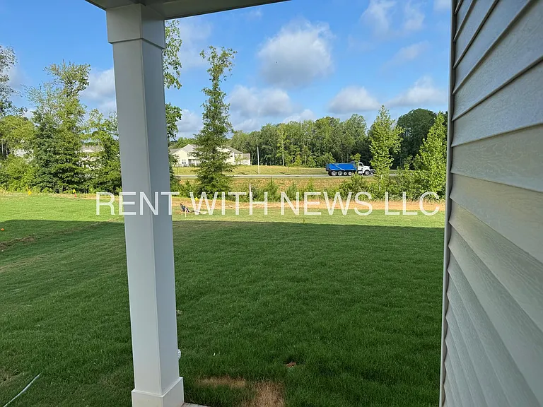 180 Starlight St — Photo 6
