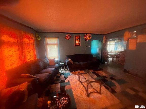4th image of 2401 21st Ave