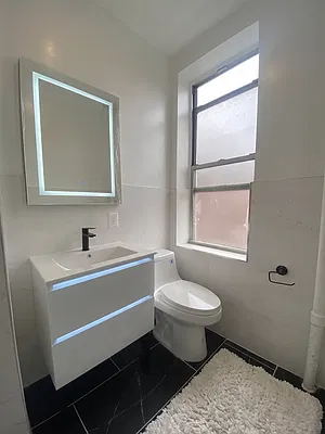 Bathroom, photo 2