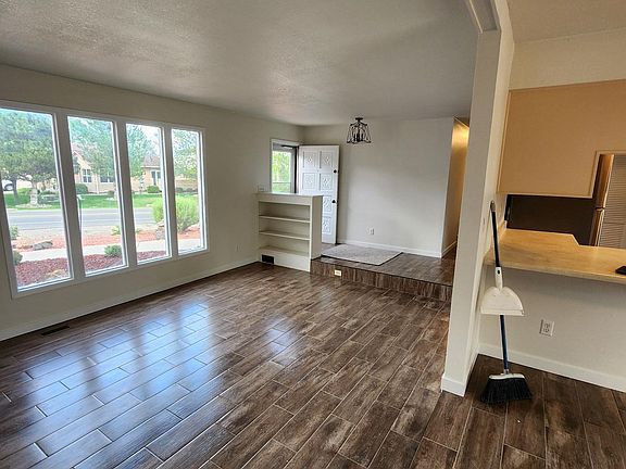 3rd image of 2389 Ridge Circle Dr
