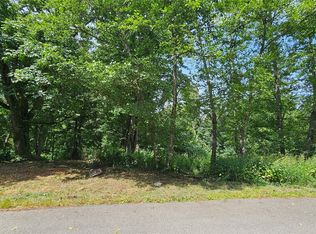 304 Dove Drive, Camano Island, WA 98282