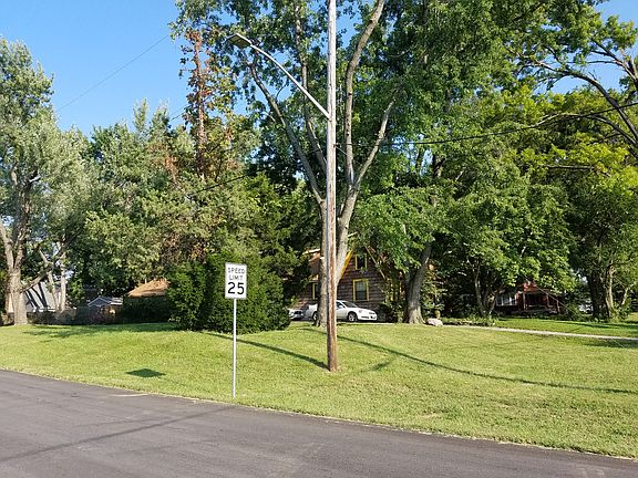 Jewel Ct facing Southeast