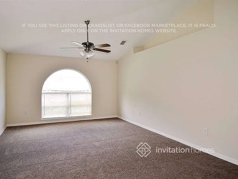420 NW Byron St — Photo 8