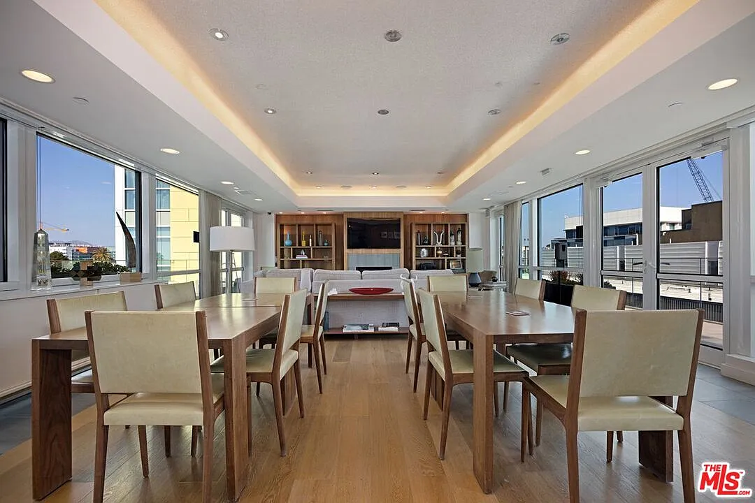 1 bed, 1.0 bath, 1000 sqft, $4,250 — Photo 3