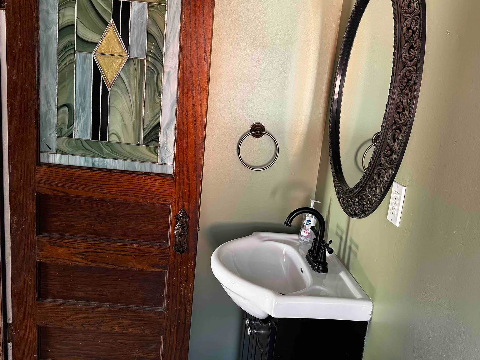 3 bed, 1743 sqft, $3,300 — Photo 3