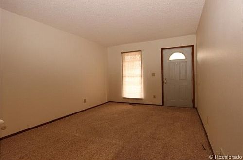 3rd image of 725 Barberry Cir