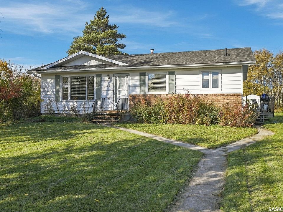 1st image of 305 3rd Avenue