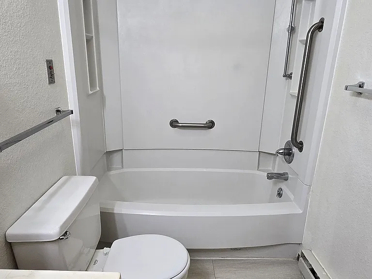 410 N Fisher St #8 — Photo 6