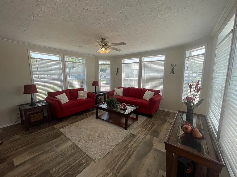 1601 Hidden View Dr — Photo 1