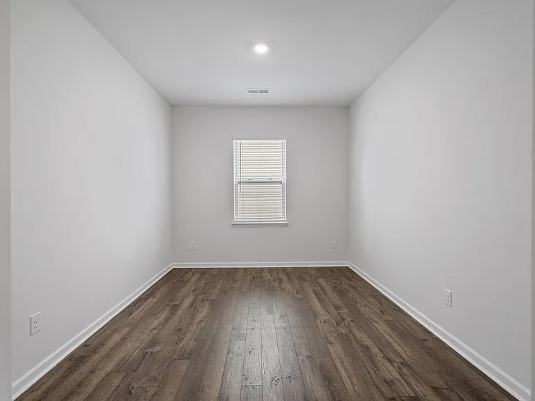 340 Fenwick Dr — Photo 5