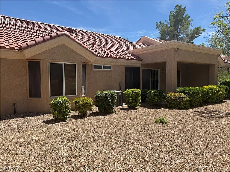 2425 Showcase Dr — Photo 4