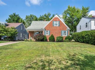 2048 Campus Rd, South Euclid, OH 44121