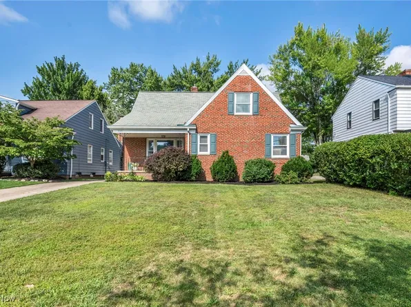2048 Campus Rd, South Euclid, OH 44121