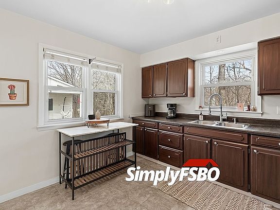 4th image of 1000 54th St #B