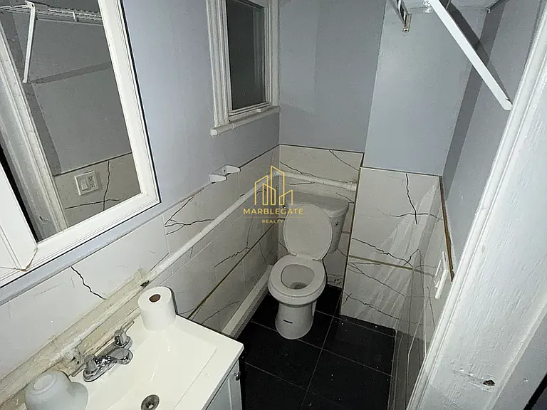 137 3rd St #2E — Photo 7