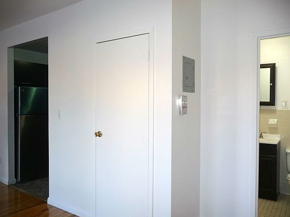 4th image of 2014 3rd Ave APT 4A