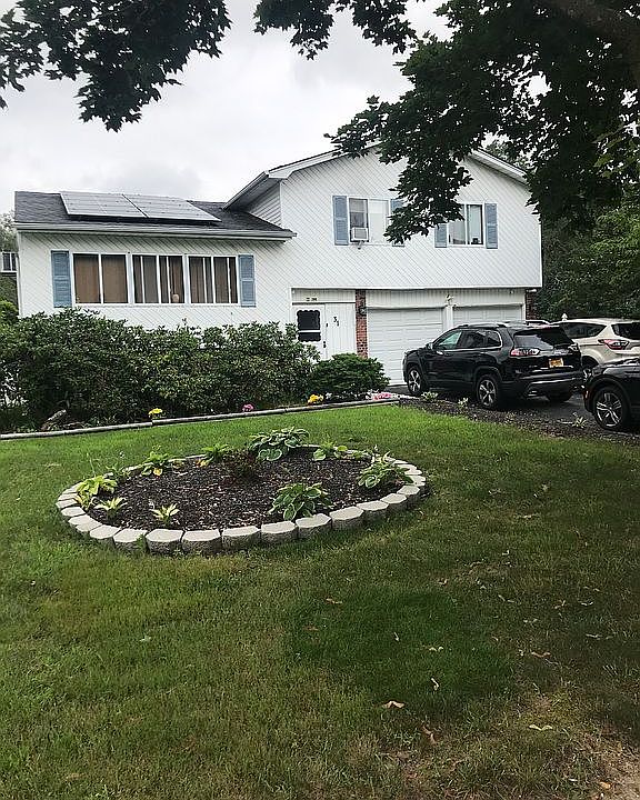 1st image of 31 Sparrow Dr