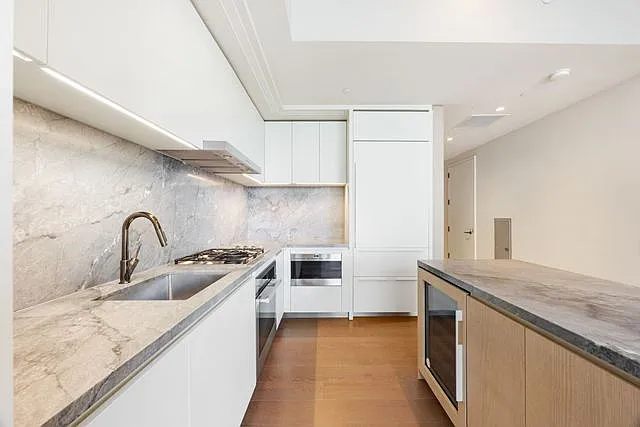 77 Greenwich St #23C — Photo 7