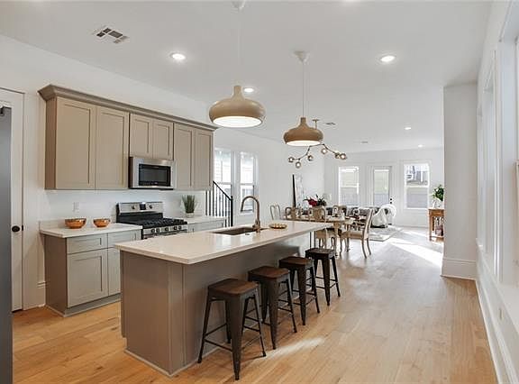 4th image of 2212 Jena St