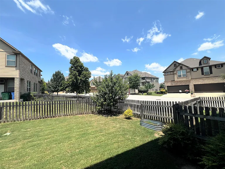 2101 Dillon Pond Ln #B — Photo 35