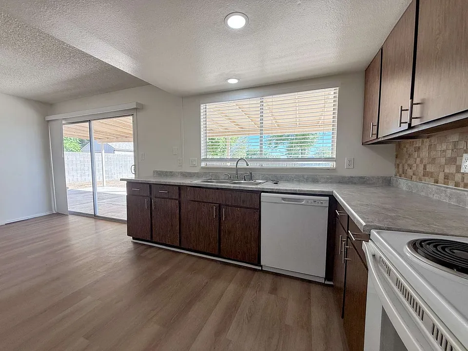 5321 W Sierra St