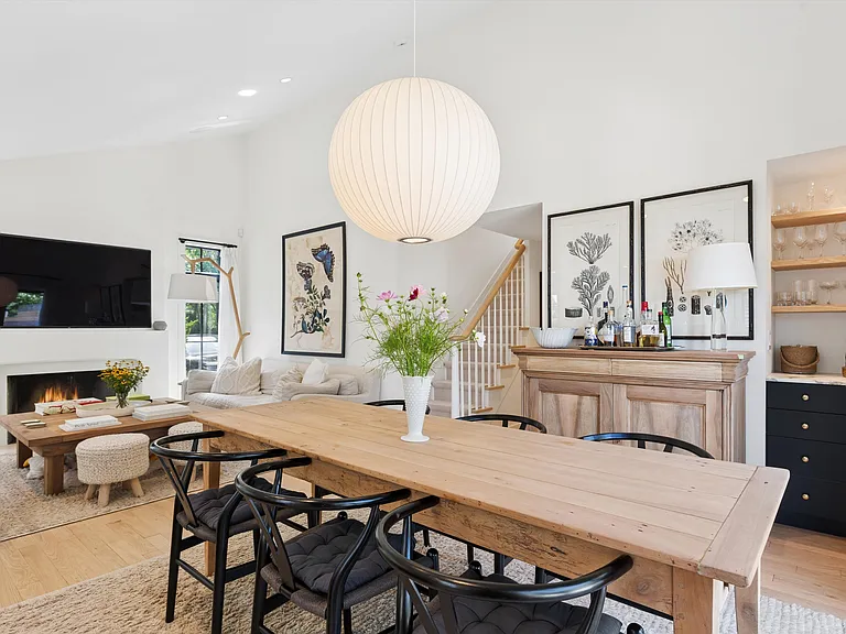 244 Edge Of Woods Rd — Photo 17
