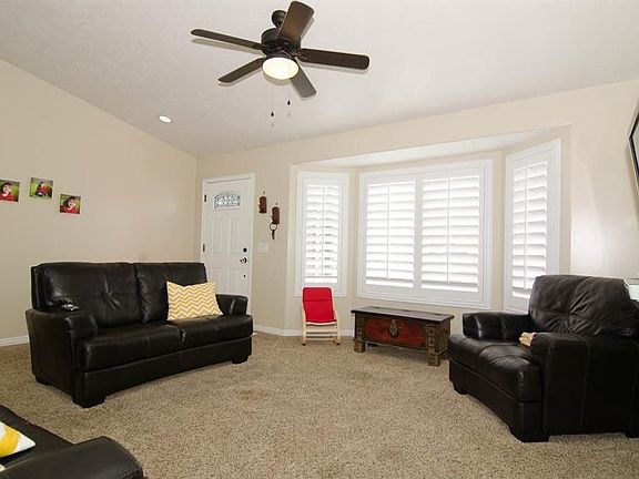 5th image of 3907 S Saybrook Ln